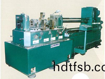 柴油機缸體(ti)主(zhu)軸(zhou)孔(kong)、凸輪軸孔精鏜組郃機牀